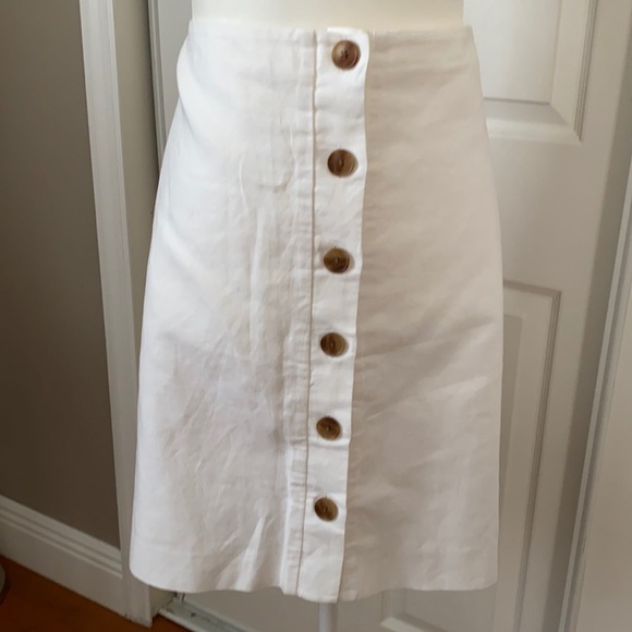 Button Down linen mini skirt - Picture 1 of 4